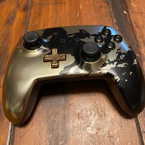 PowerA Enhanced Wireless Controller for Nintendo Switch Legend of Zelda - Gold